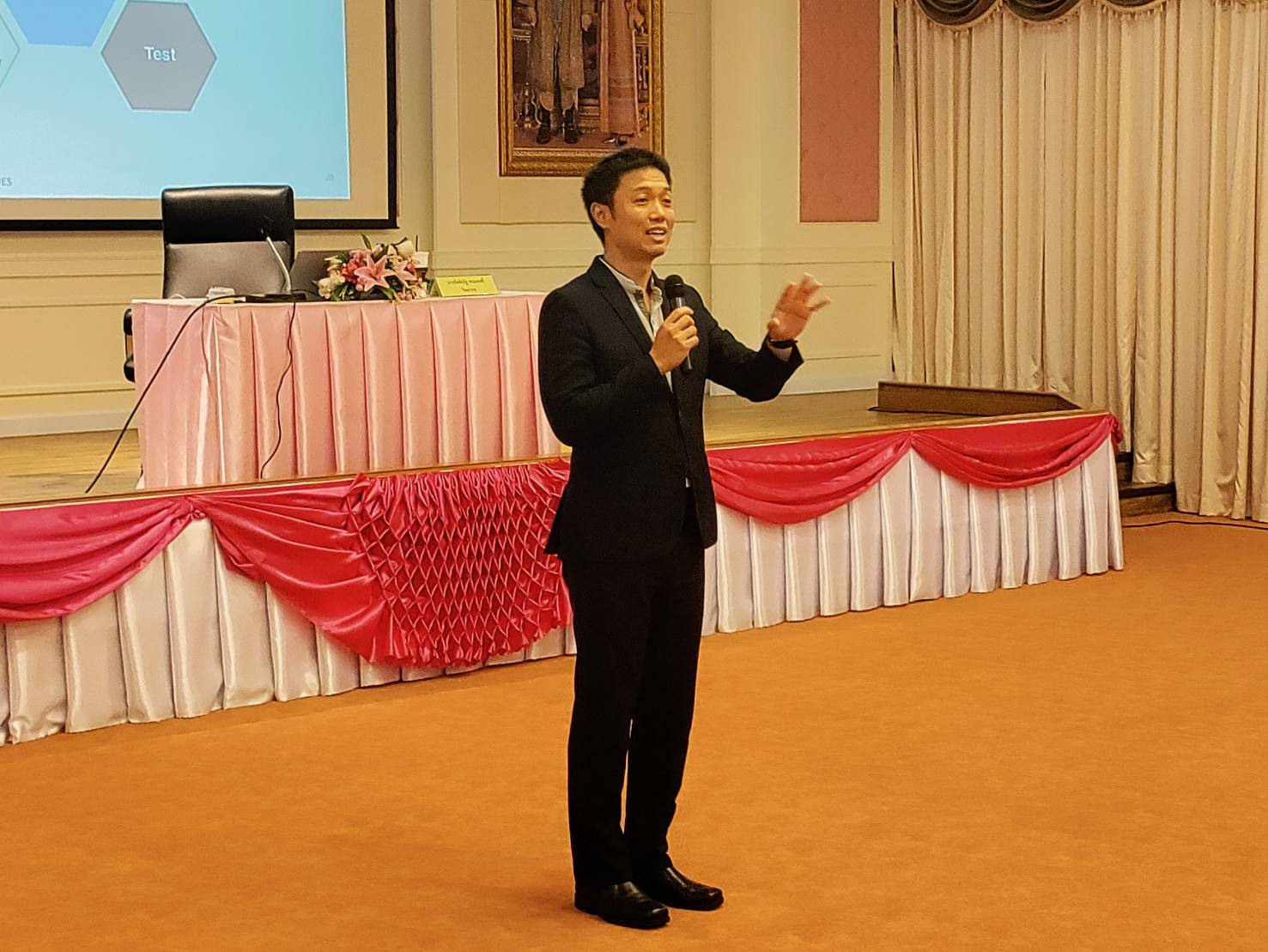กรมบังคับคดีจัดโครงการอบรมให้ความรู้ตามแนวทางการพัฒนาคุณภาพการบริหารจัดการภาครัฐ หัวข้อ การสร้างนวัตกรรมเพื่อการแข่งขันและการบริหารคุณภาพ Quality  Management